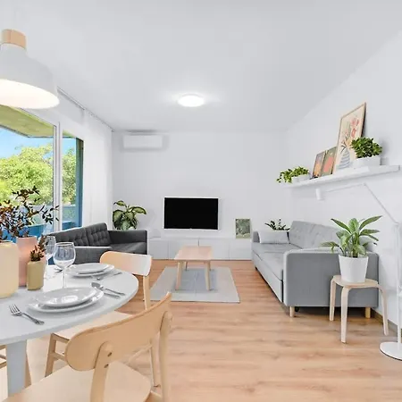 Lägenhet Bright Design Loft With Balcony