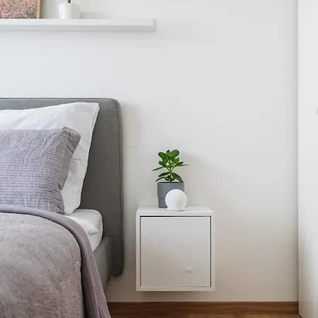 Bright Design Loft With Balcony 公寓 *