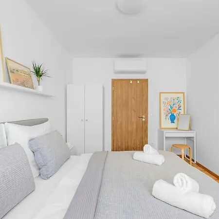 Bright Design Loft With Balcony Bratislava