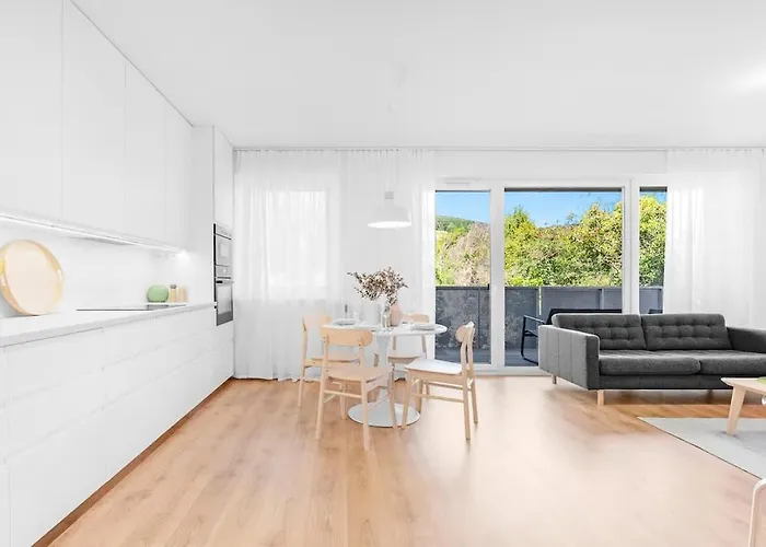 Апартаменти Bright Design Loft With Balcony Братислава