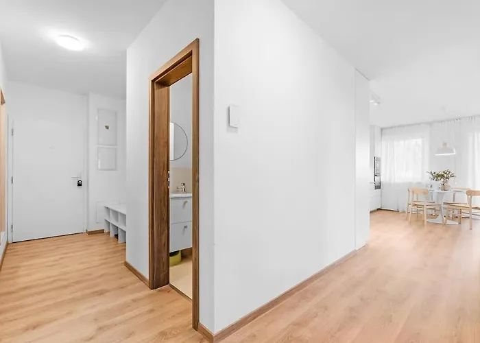 Bright Design Loft With Balcony Апартаменти Братислава